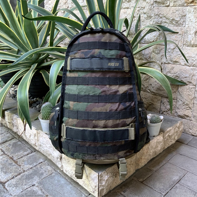 NIKE SB RPM SKATE TACTICAL BACKPACK IGUANA CAMO