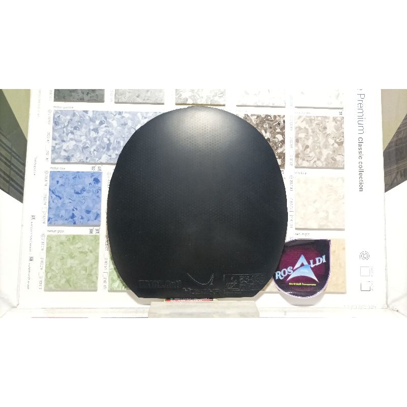 Revetement De Tennis De Table Sauer & Tröger Hipster - Picots Mi-longs, Rouge/noir, éponge Dure 1.1/1.5/1.9 Mm - Certifié ITTF