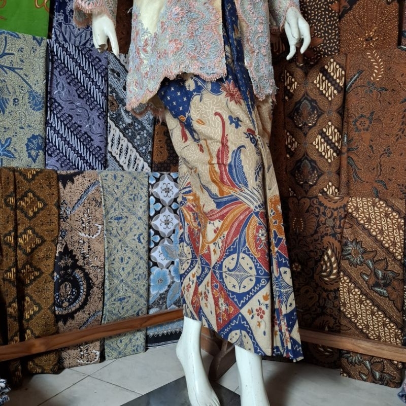 Jual Kain Batik Rok Wiru Selendang dan Blangkon Solo Sunda Motif Burung ...