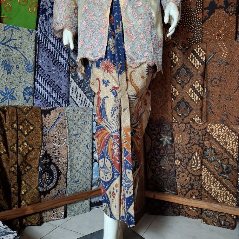 Jual Kain Batik Rok Wiru Selendang dan Blangkon Solo Sunda Motif Burung ...