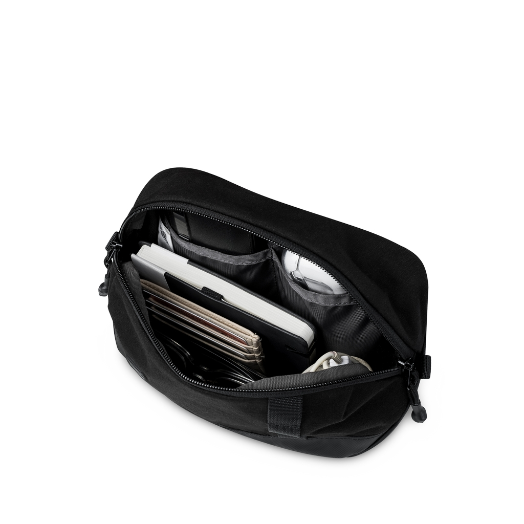 Jual Pouch Bodypack Nite Carson Dopp Kit - Hitam | Shopee Indonesia