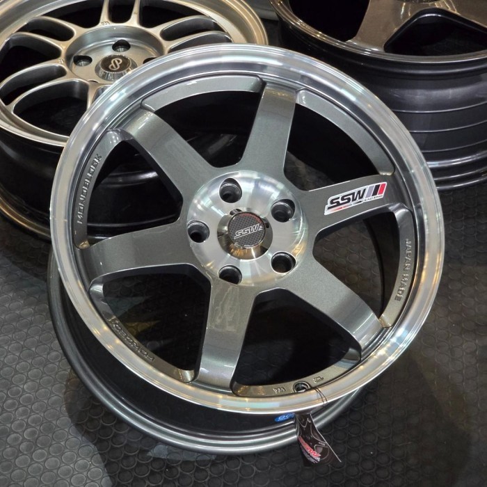 Jual velg mobil ring 17 SSW S205 lebar 8 et 35 velg racing r17 venturer ...