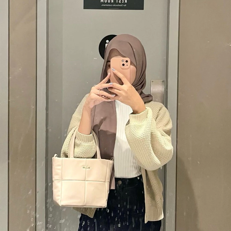 Tas Selempang Wanita - Digunakan3