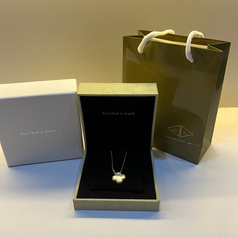 Jual kalung van cleef arpels VCA Shopee Indonesia