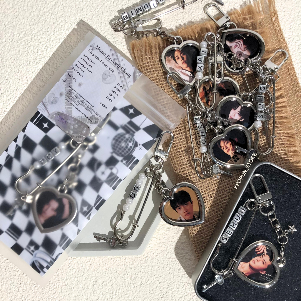 Jual EXO KEYCHAIN MONOBROOCH EXIST ERA PHOTO MEMBER | Shopee Indonesia
