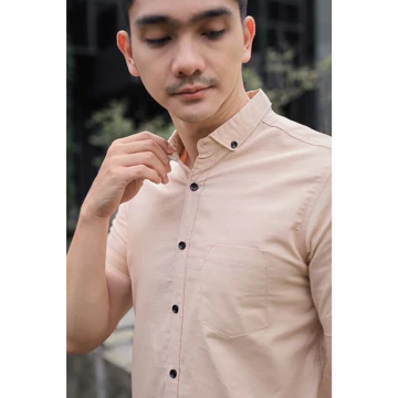 Kemeja Casual Pria Lengan Pendek Slimfit Premium Warna Cream