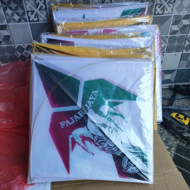 Pilihan Layangan Sukhoi Standart