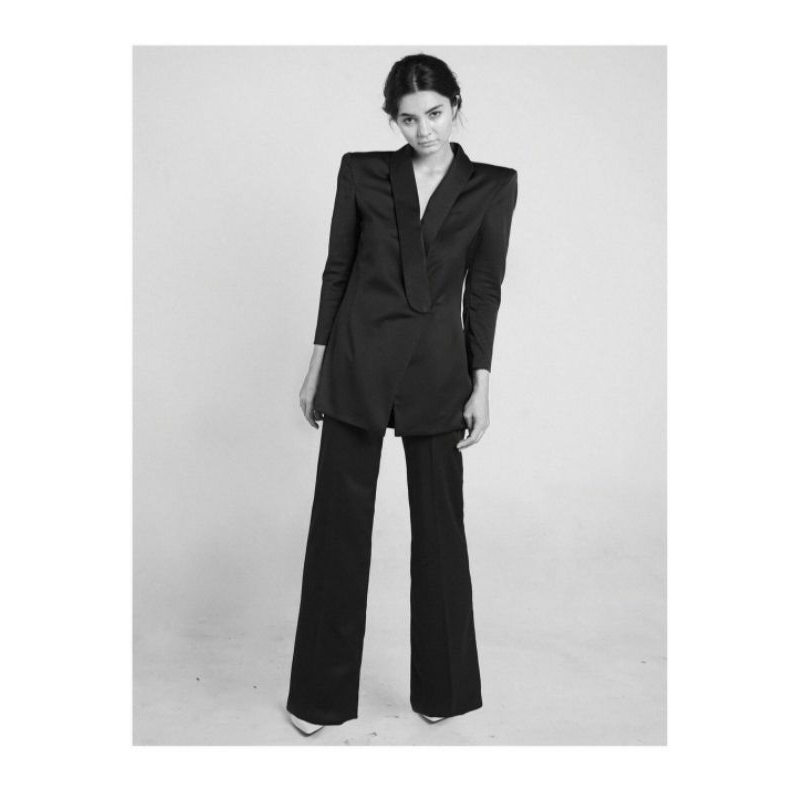Jual Nadine Blazer and Liam Pants set custom made | Shopee Indonesia
