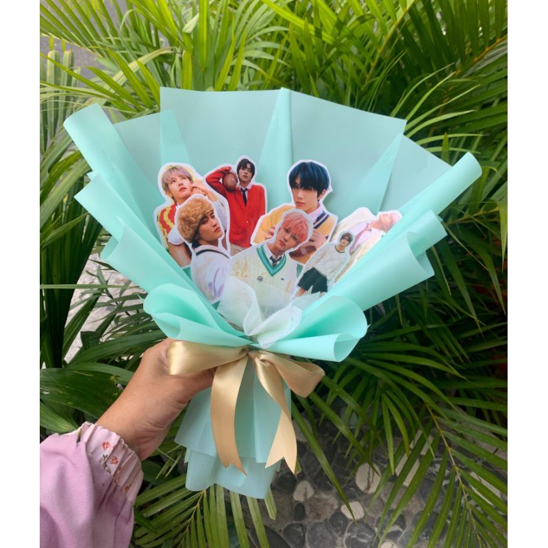 Jual (TERMURAH) Buket Foto Custom Buket Photocard Buket Hadiah Foto ...