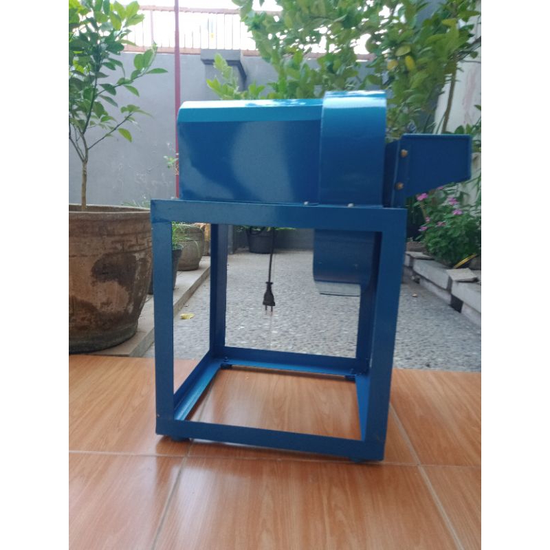 Jual mesin/ cacah/rumput/odot/pandan/ motor penggerak dinamo 200watt ...