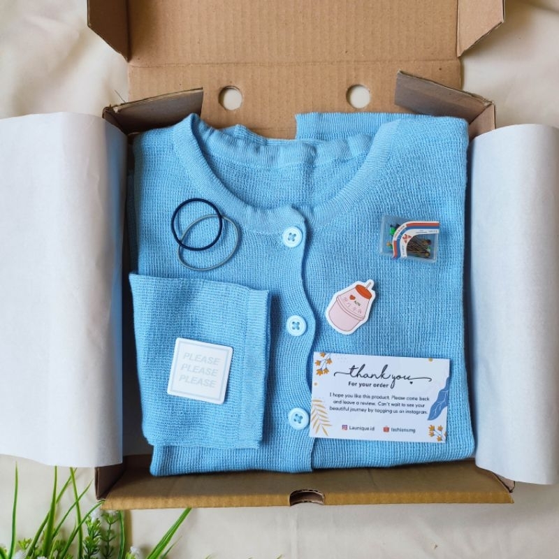 Jual HAMPERS CARDIGAN RAJUT / KADO ULANG TAHUN / KADO WISUDA / KADO ...