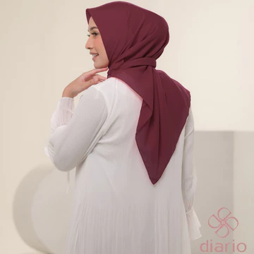 Diario Kerudung Segi Empat Ultrafine Plain Scarf Voal Red Series