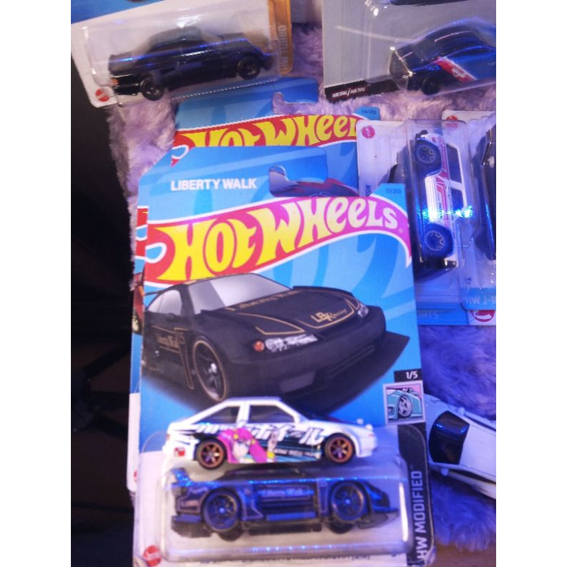 Jual Hotwheels Lbwk hitam dan Toyota Ae86 wibu loose | Shopee Indonesia