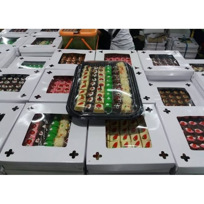 Jual Kue Tart Mini / Kue Subuh / Kue Basah / Jajanan Pasar Senen ...