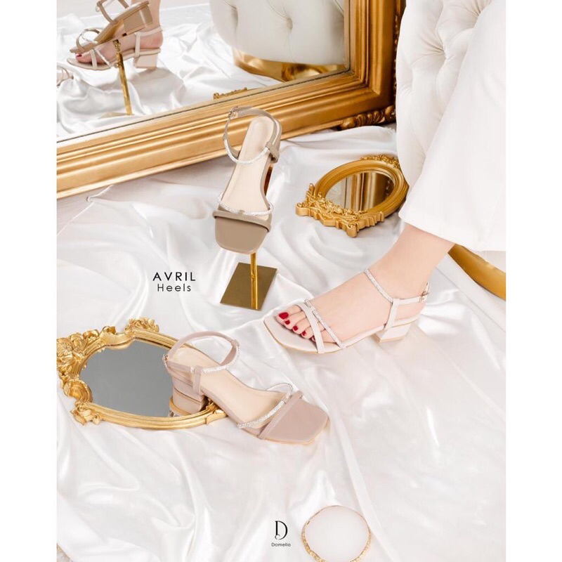 Averil sendal sale
