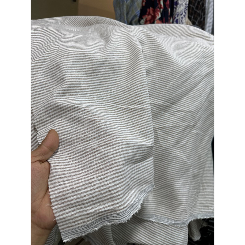 Jual bahan Kain katun linen motif kembang salur kota2 ( harga per meter