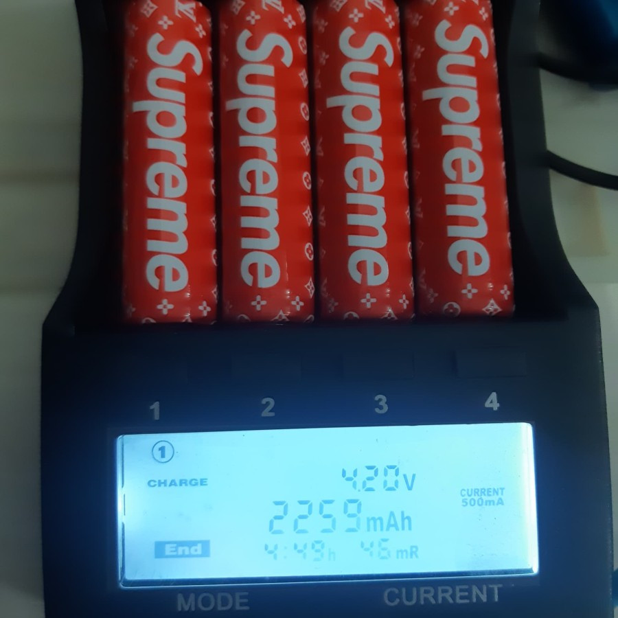SUPREME CHARGE STREAM充電器 赤+黒 2個セット