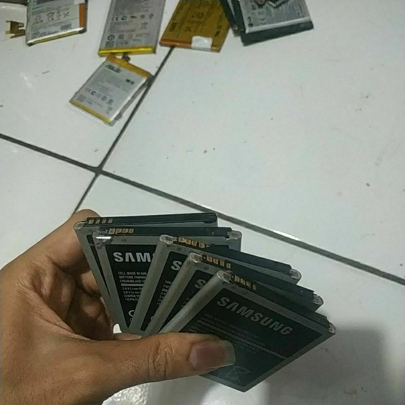 Jual BATERAI BEKAS J2 prime mines atasan tidak rapi | Shopee Indonesia