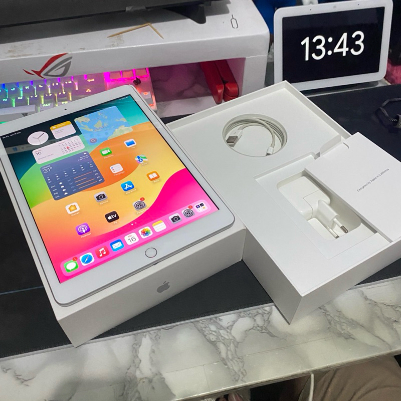 Jual IPAD 7 32Gb Ex IBox Silver Fullset Mulus No Minus | Shopee Indonesia