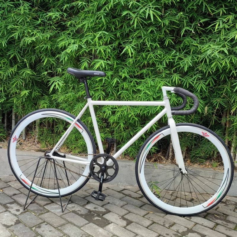 Sepeda fixie torpedo bike hot sale