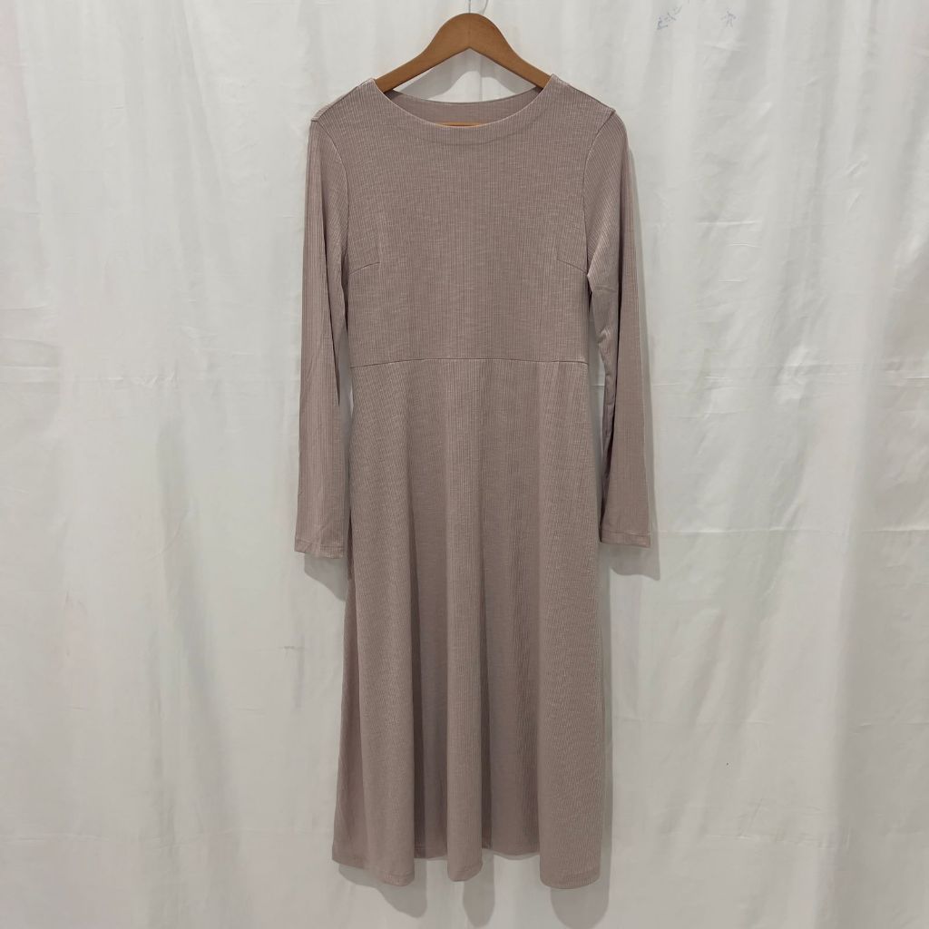 Outfit Ideas Uniqlo Knitted Dress UNIQLO Malaysia Layer The Ponte Flare  Sleeveless Dress Over A Rib