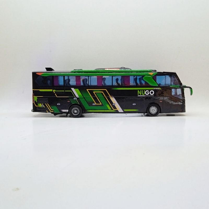 Jual NU GO Internasional body JB3 voyager Miniatur bus scale 1/64 ...