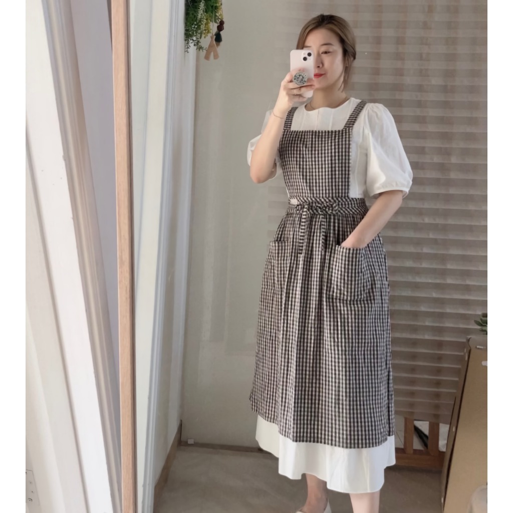 Jual BLACK AND WHITE SQUARE PINAFORE APRON - APRON KOREA- CELEMEK CAFE ...