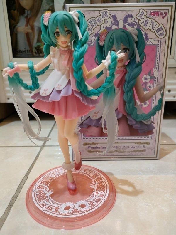 Jual Wonderland figure Hatsune Miku Rapunzel ver. Original Taito ...