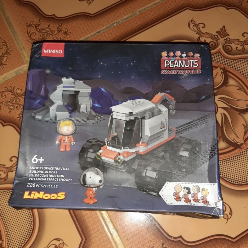 Jual mainan / dikoleksi building blocks snoopy miniso nasa | Shopee ...