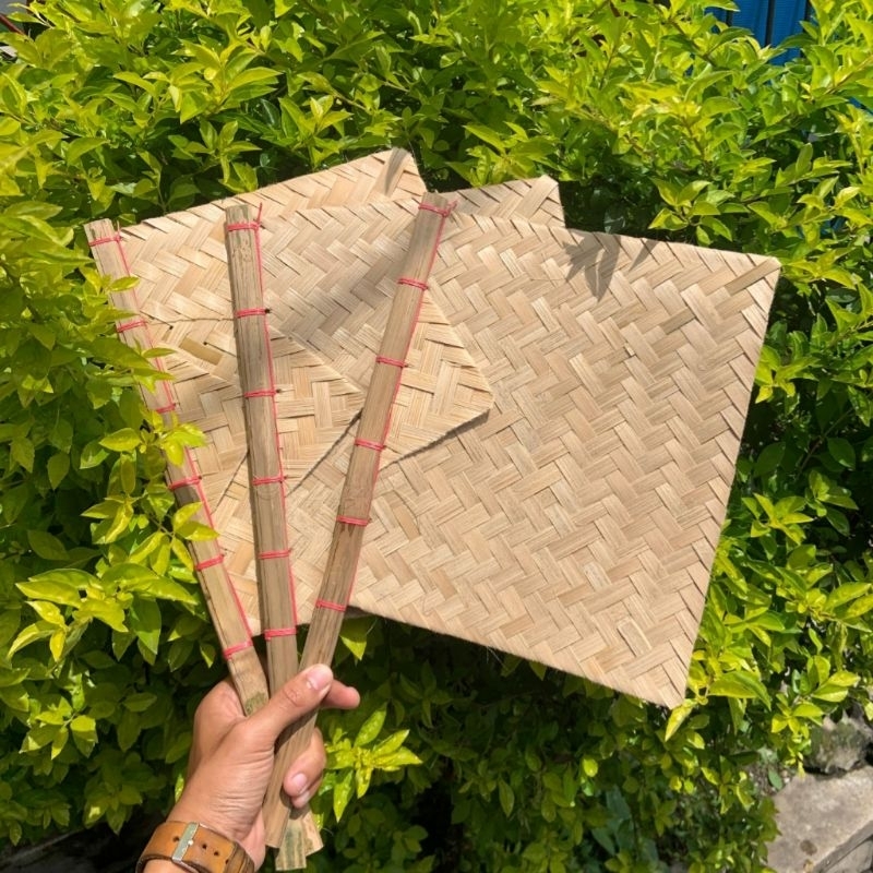 Jual Hihit Bambu / Kipas Sate Bambu Ukuran 30x30cm | Shopee Indonesia