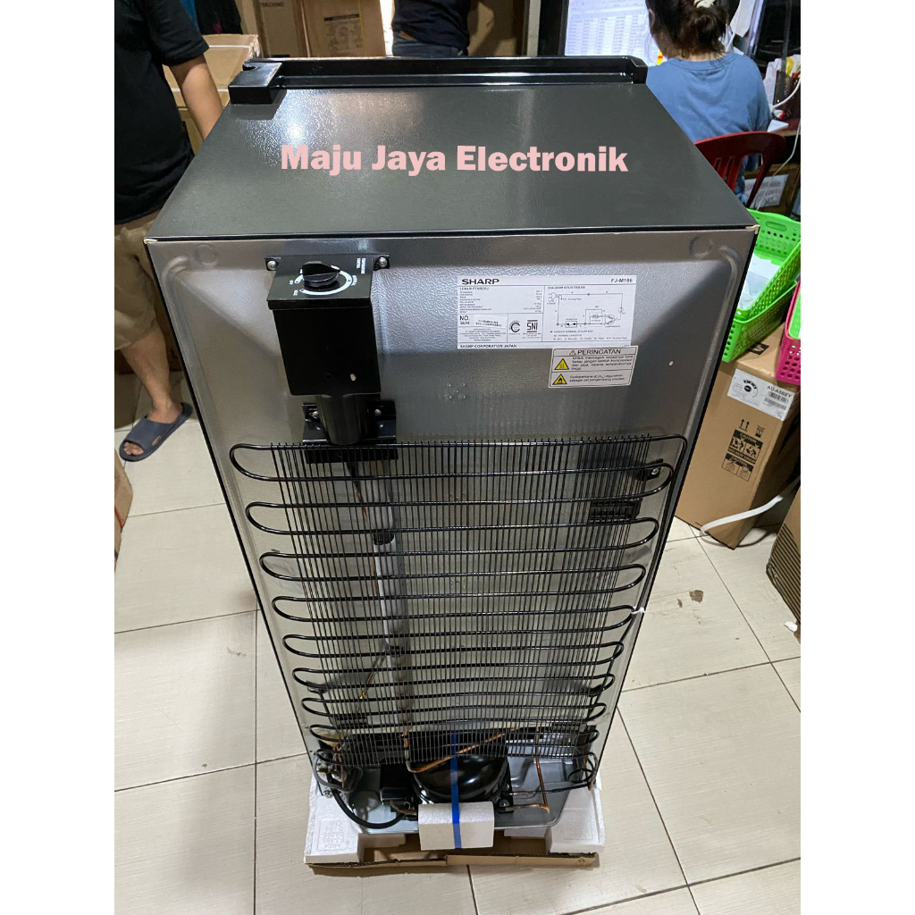 Jual Freezer SHARP FJM 198 A HS 185 Liter Low Watt Stand Freezer 49 W 8 ...