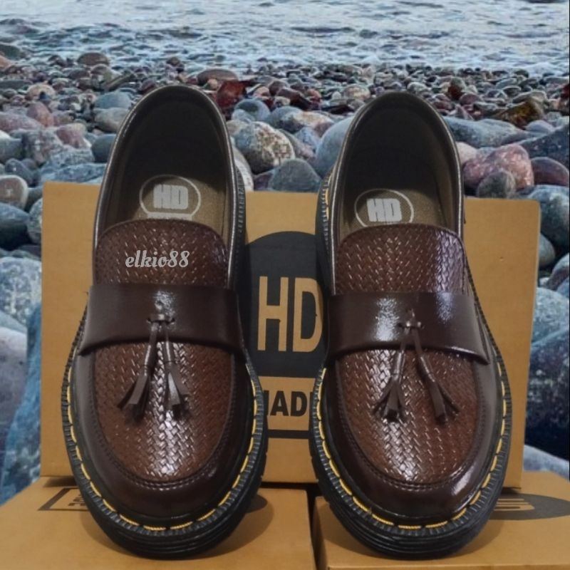 Jual LHD Loafers kombinasi cokop pria dan wanita ala dokmar | loafers ...