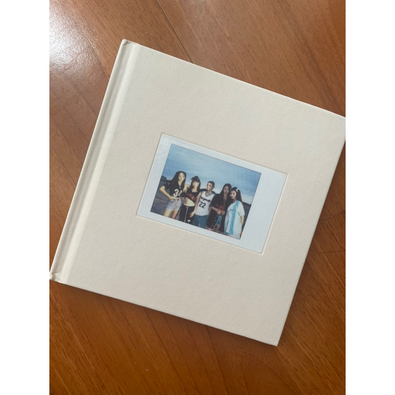 Jual NewJeans Yearbook 22-23 Official | Shopee Indonesia