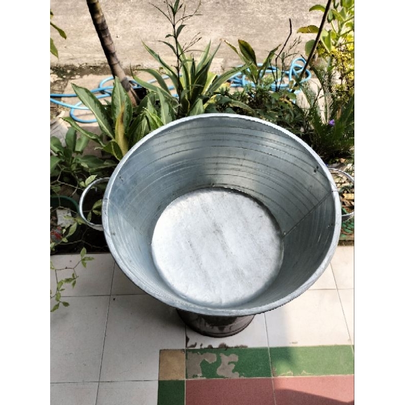 Jual Ember Seng Kumbahan Besar/Cetakan gula batu /Basin/Baskom besi ...