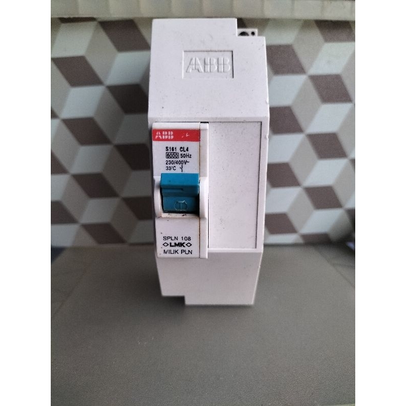Jual Mcb abb dan box 1p 4A second | Shopee Indonesia