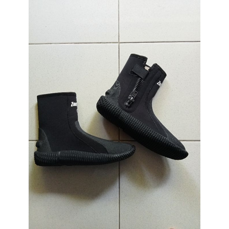 Jual BOOTIES (coral boot) Zee Pro 5MM - BLACK (Size 9) (new _ lost pack ...