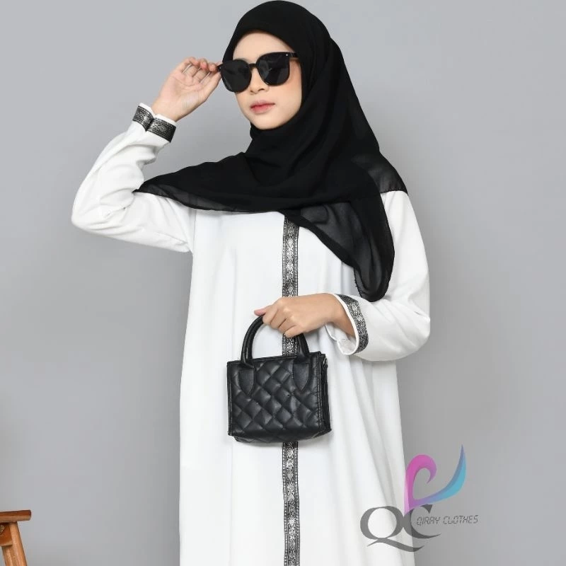 Abaya Madinna bordir India tampilan keseluruhan