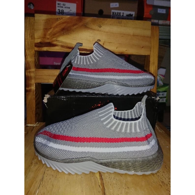 Jual Sepatu Rafa ( LED) | Shopee Indonesia