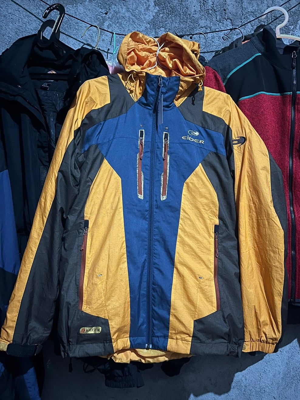 Jual Eider GropCore Defender Xenium Gold Jacket Shopee Indonesia