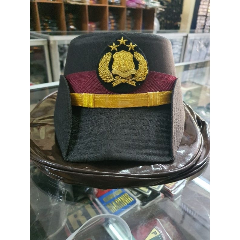 Jual Topi PDU Polwan Pama Coklat Dan Sarungnya | Topi PDU Polisi |Topi ...