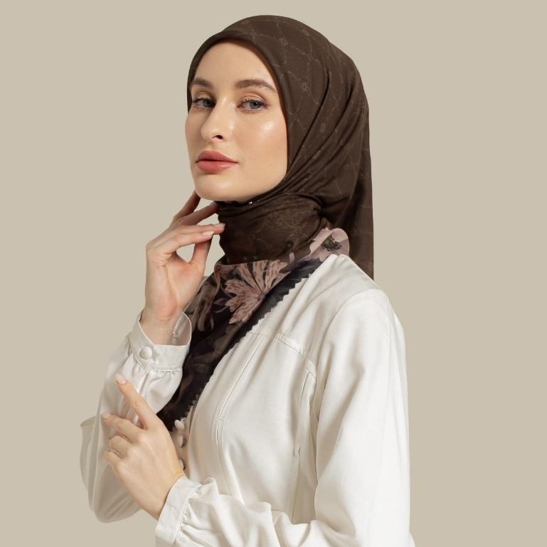Wulang Narawangsa Hijab Segi Empat ⁠Soft Flower Choco Biscuit Kerudung Segi Empat Hijab Motif Segi Empat Hijab Voal Premium