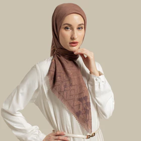 Wulang Narawangsa Hijab Segi Empat Musi Choco Biscuit Kerudung Segi Empat Hijab Motif Segi