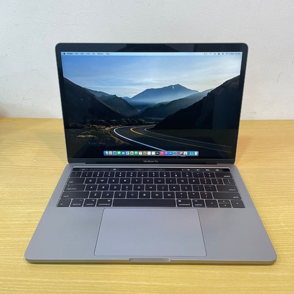 美品 macbook pro 2017 (8GB/ SSD：256GB)（レア 極美品 Apple MacBook 