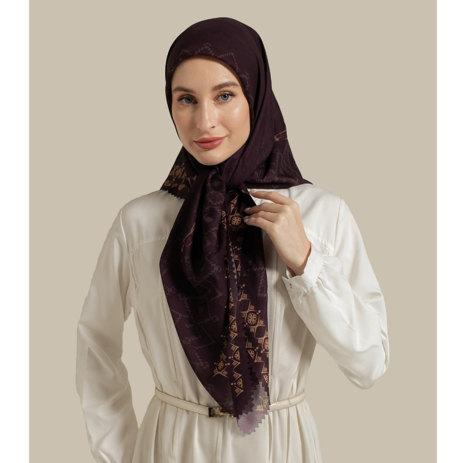Wulang Narawangsa Hijab Segi Empat Musi Maroon Kerudung Segi Empat Hijab Motif Segi Empat Hijab Voal Premium
