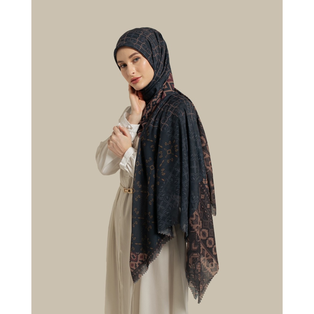 Wulang Narawangsa Hijab Segi Empat Archaica Old Black Kerudung Segi Empat Hijab Motif Segi Empat Hijab Voal Premium