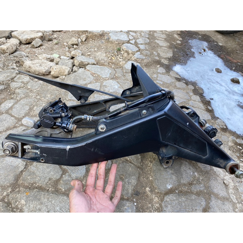 Jual swing arm yamaha r15 v3 vva xsr mt15 vixion R Shopee Indonesia