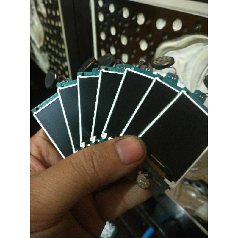 Jual LCD PLUS BOARD BEKAS SAMSUNG CARAMEL ADA BERCAK BUKAN PERMANEN ...