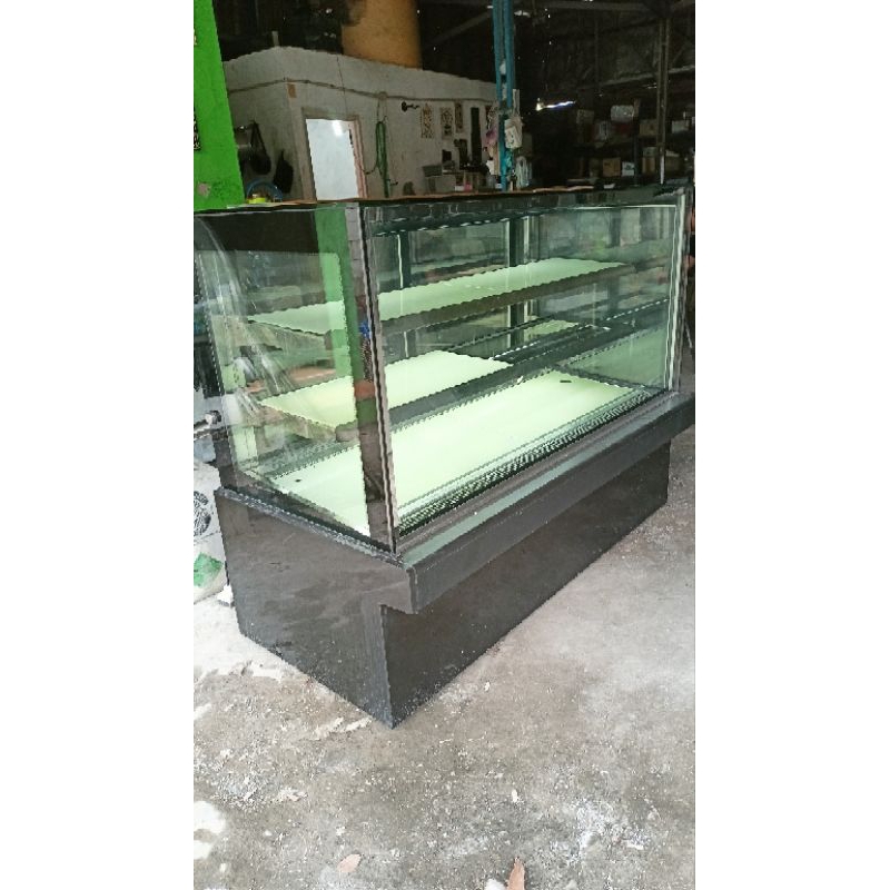 Jual SECOND/BEKAS CAKE SHOWCASE/DISPLAY KUE CHILLER | Shopee Indonesia