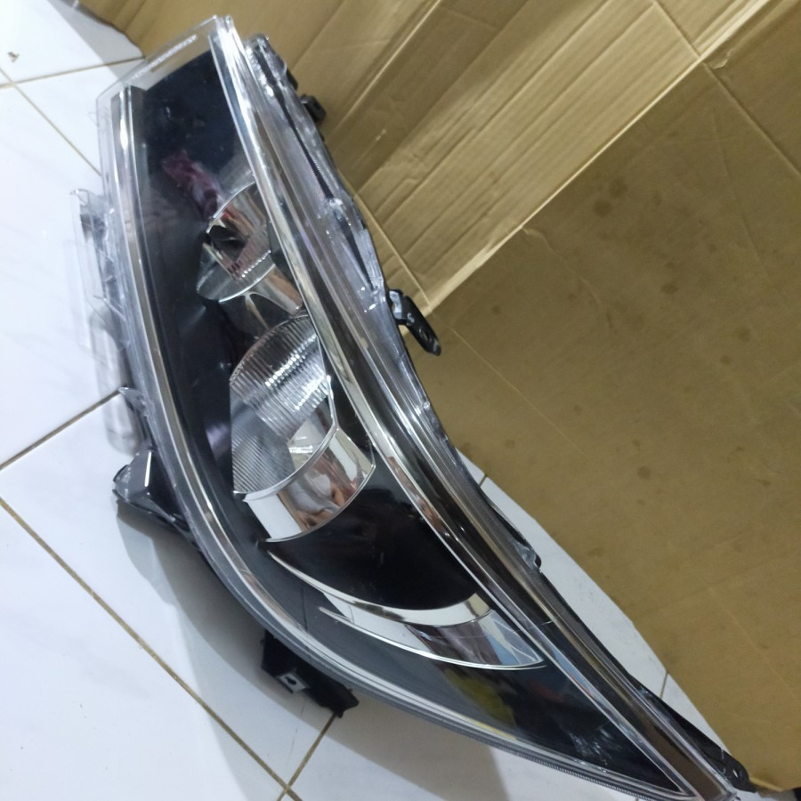 Jual headlamp Innova REBORN G kanan RH orininal Shopee Indonesia