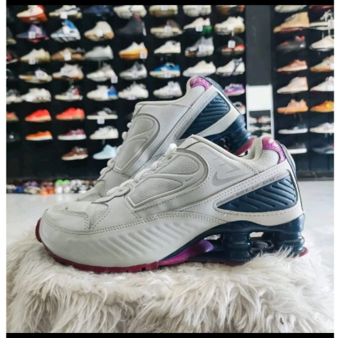 sepatu nike shox
